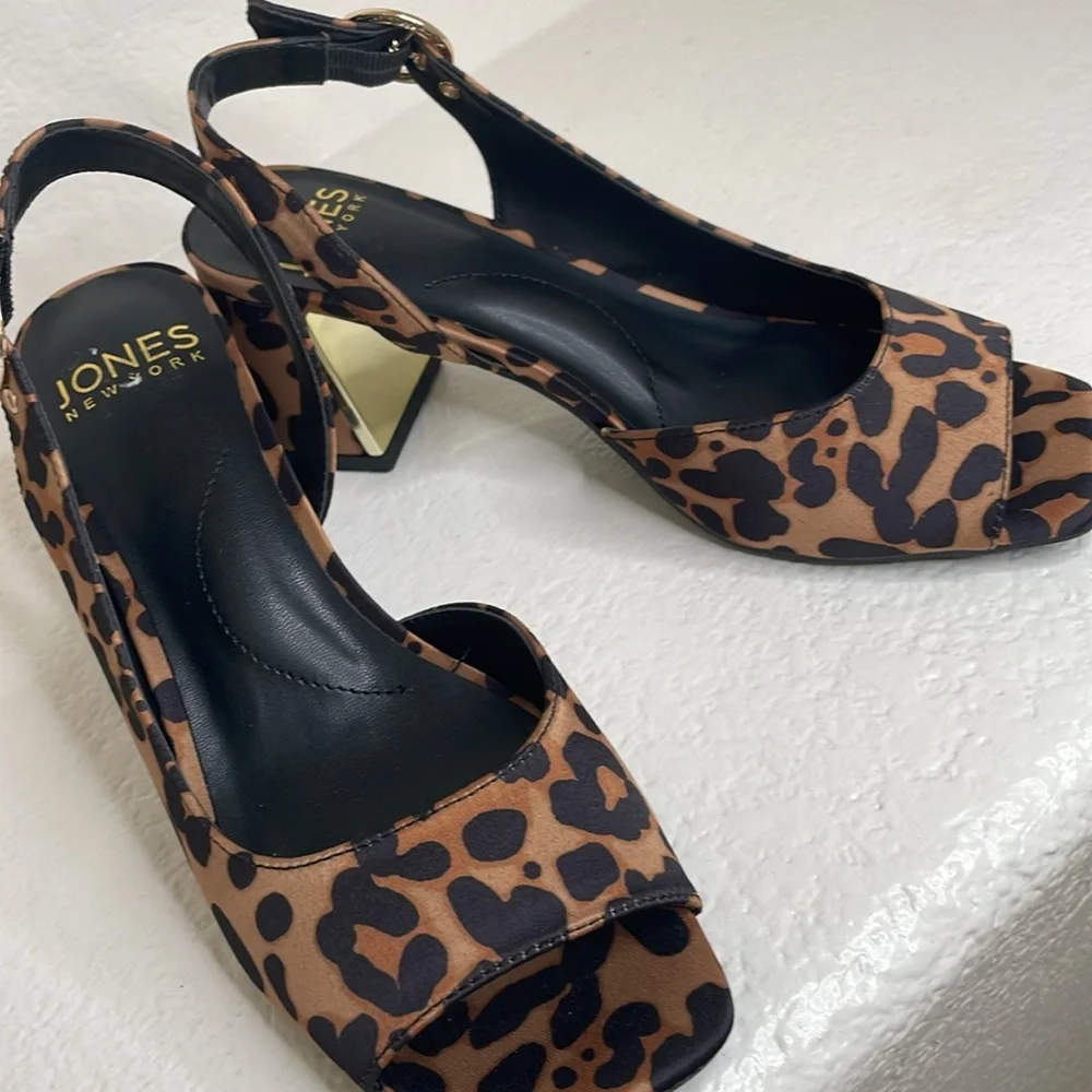 NWOT Jones New York Satin Leopard Print Slingback Heels 6.5